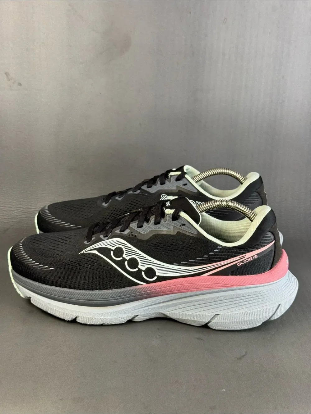 Saucony Women's Guide 19 running athletic sneaker shoes size 11